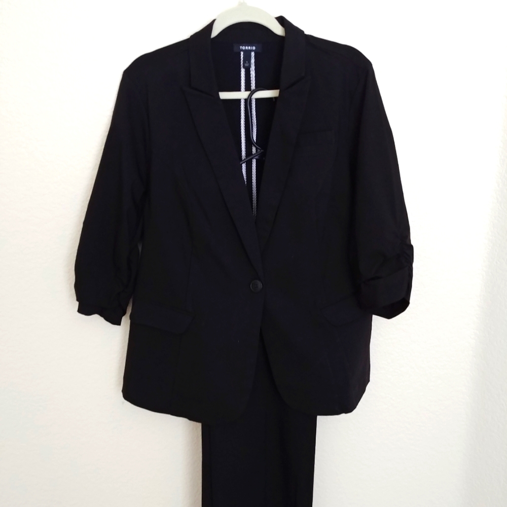 TORRID Womens Business Suit Plus Size 1